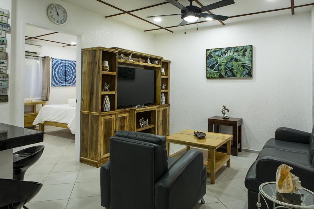 Alona Apartment *